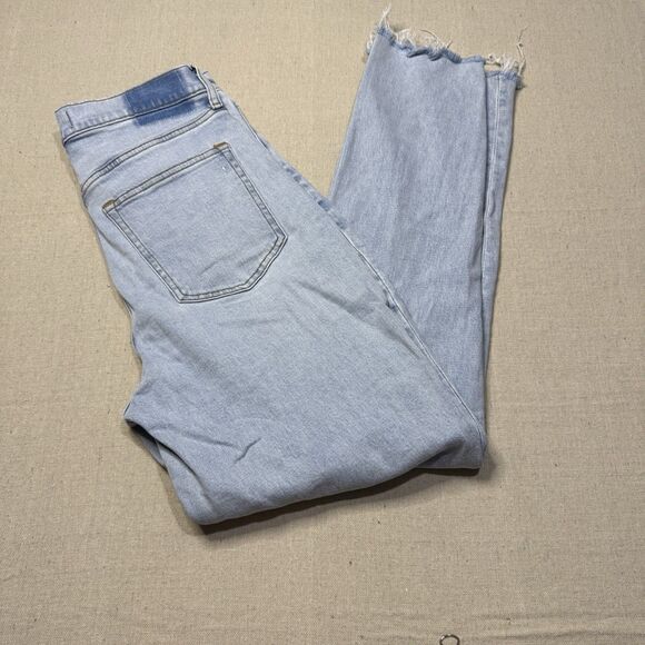 Abercrombie & Fitch Curve Love Ultra High Rise Ankle Straight Jean Sz 28/6 Long - Picture 1 of 7